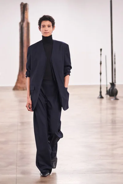 Look 17